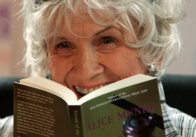 Alice Munro, Nobel-winning Canadian author, dead at 92.jpg