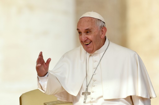 Pope issues 'extraordinary' apology over scandals