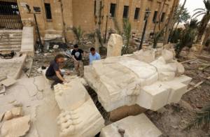 Polish experts return to Syria's Palmyra to restore famed lion statue.jpg