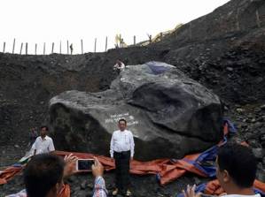 Myanmar giant jade stone 'too big to move'.jpg