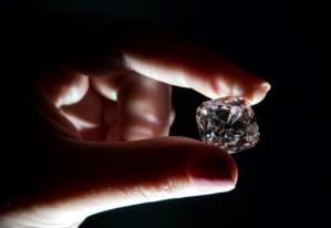 Louis XIV, Napoleon diamond to be auctioned off in Geneva.jpg