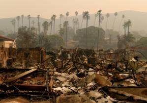Luxury LA mansions threatened as fierce California wildfires rage.jpg