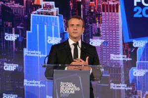 Macron hosts 140 CEOs in pre-Davos charm offensive.jpg