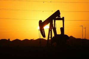Oil majors strike it rich on rising crude prices.jpg