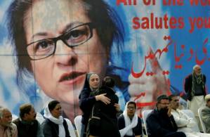 Pakistan lays 'moral compass' Asma Jahangir to rest.jpg