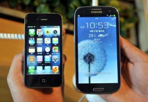 Italy fines Apple, Samsung millions for slowing phones.jpg