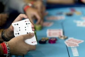 AI program beats pros in six-player poker -- a first.jpg