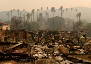 Luxury LA mansions threatened as fierce California wildfires rage.jpg Luxury LA mansions threatened as fierce California wildfires rage.jpg