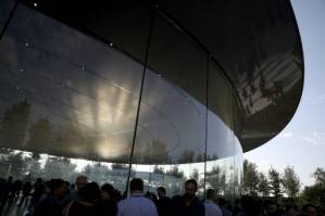 Apple, Goldman Sachs collaborating on credit card.jpg