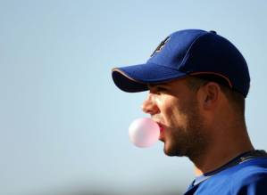 Walk and chew gum, it may keep you thin.jpg