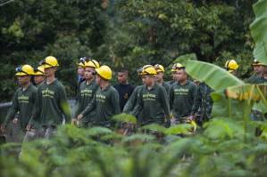 Treacherous Thai cave rescue bid enters day two.jpg