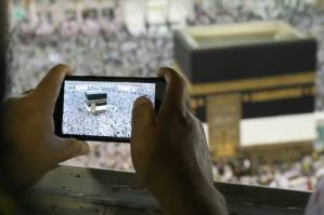 Pilgrims descend on Mecca for 'smart hajj'.jpg