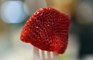 Australia supermarket bans needles amid strawberry crisis.jpg