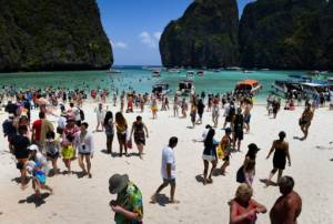 Thai bay made famous in 'The Beach' shut indefinitely.jpg