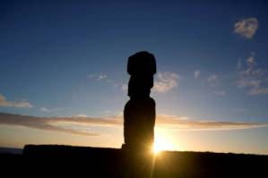 Easter Islanders hope to swap a copy for iconic statue in UK museum.jpg