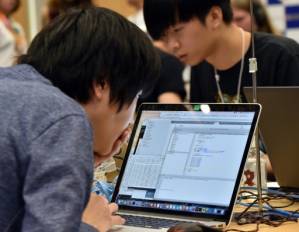 Does not compute Japan cyber security minister admits shunning PCs.jpg