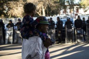 Mexico deports scores of Central American migrants.jpg