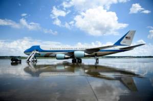 Air Force One collects Bush casket at start of days-long farewell.jpg