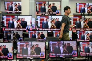 S.Korea's Moon still hopes to host Kim this year.jpg