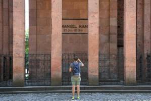 Row over 'traitor' philosopher Kant roils Russian hometown.jpg