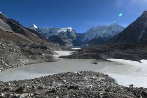 Fighting climate change in the shadow of Mount Everest.jpg