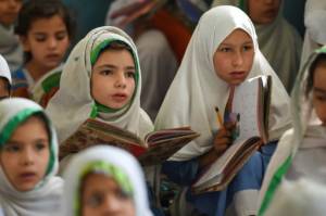 In Pakistan public education suffocates under surging population.jpg
