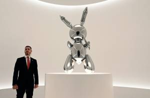 Jeff Koons work sells for $91.1 million, record for living artist.jpg