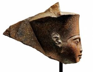 Tutankhamun sculpture's London auction sparks Egyptian outcry.jpg