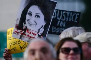 Top Malta politicians quit as probe into slain reporter widens.jpg