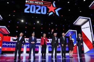 Sanders roughed up, hits back at Democratic presidential debate.jpg