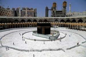 Middle East braces for bleak Ramadan as virus threat lingers.jpg