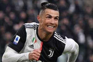 Ronaldo returns to Turin after coronavirus lockdown.jpg