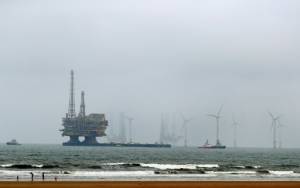 Virus crisis threatens to set back oil platform decommissioning.jpg