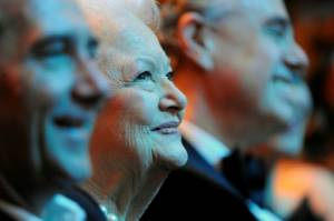 Golden Age Hollywood star Olivia de Havilland dies at 104.jpg