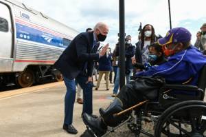 Trump backpedals over racist group row, Biden blasts him as.jpg
