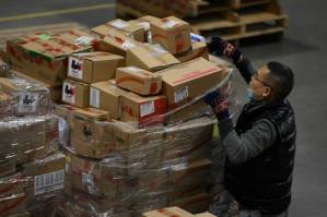 Chinese shoppers spend big in post-virus Singles.jpg