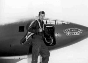 Chuck Yeager, first pilot to break sound barrier, dies aged 97.jpg