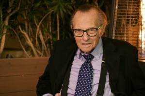 US news star Larry King hospitalized with Covid-19.jpg