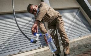 Israeli firm in Gaza extracts drinking water from air.jpg