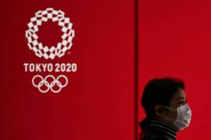 Tokyo seeks 10,000 medical staff for Olympics despite virus surge.jpg
