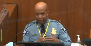 Kneeling on Floyd's neck violated policy.jpg