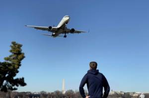 Sudden travel surge tests US airlines.jpg