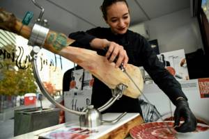 Spanish govt in rib-eye rumble as minister attacks meat industry.jpg Spanish govt in rib-eye rumble as minister attacks meat industry.jpg