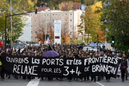 Aide aux migrants les sept de Briançon condamnés par la justice.jpg