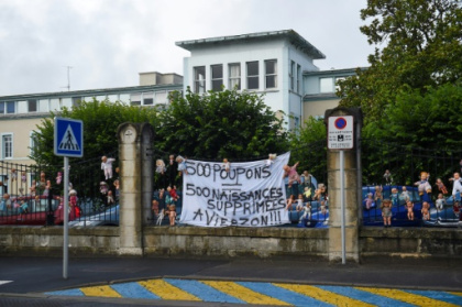 Qui veut la peau des petites maternités.jpg