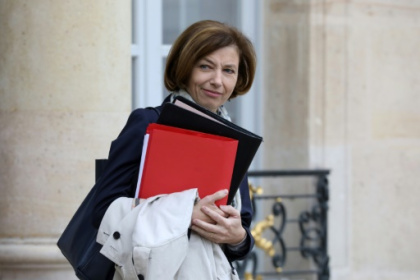 La ministre des Armées Florence Parly quitte l'Elysée à l'issue du Conseil des ministres, le 30 octobre 2018 à Paris.jpg
