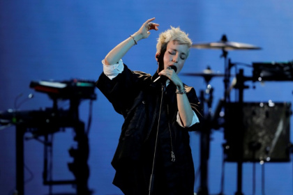 AFP Thomas SAMSON Jeanne Added, sacrée artiste féminine de l'année aux Victoires de la musique, le 8 février 2019.jpg