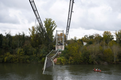Pont effondré près de Toulouse un camion de plus de 50 tonnes en cause.jpg