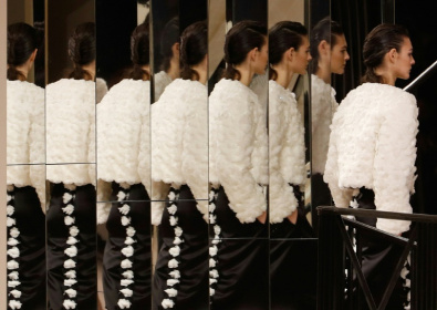 Chanel célèbre les métiers d'art dans un défilé intimiste à Paris.jpg