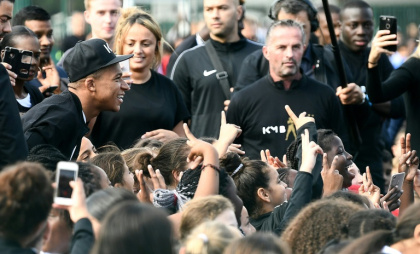Kylian Mbappé lance son association pour aider 98 enfants à accomplir.jpg